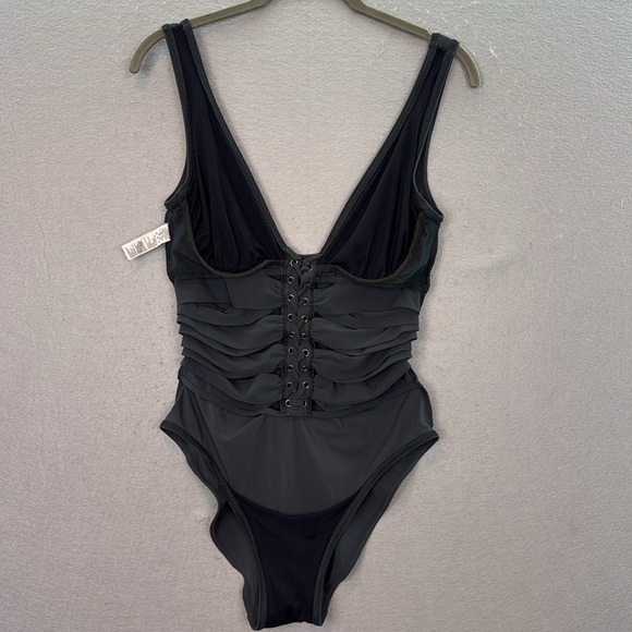Karla Colletto - women’s one piece Gray Lace-Up front Swimsuit under wire SZ 4 - Picture 6 of 9